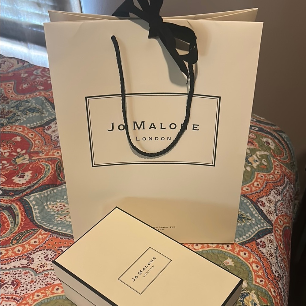 Jo Malone Cream Gift Set with Black Accents